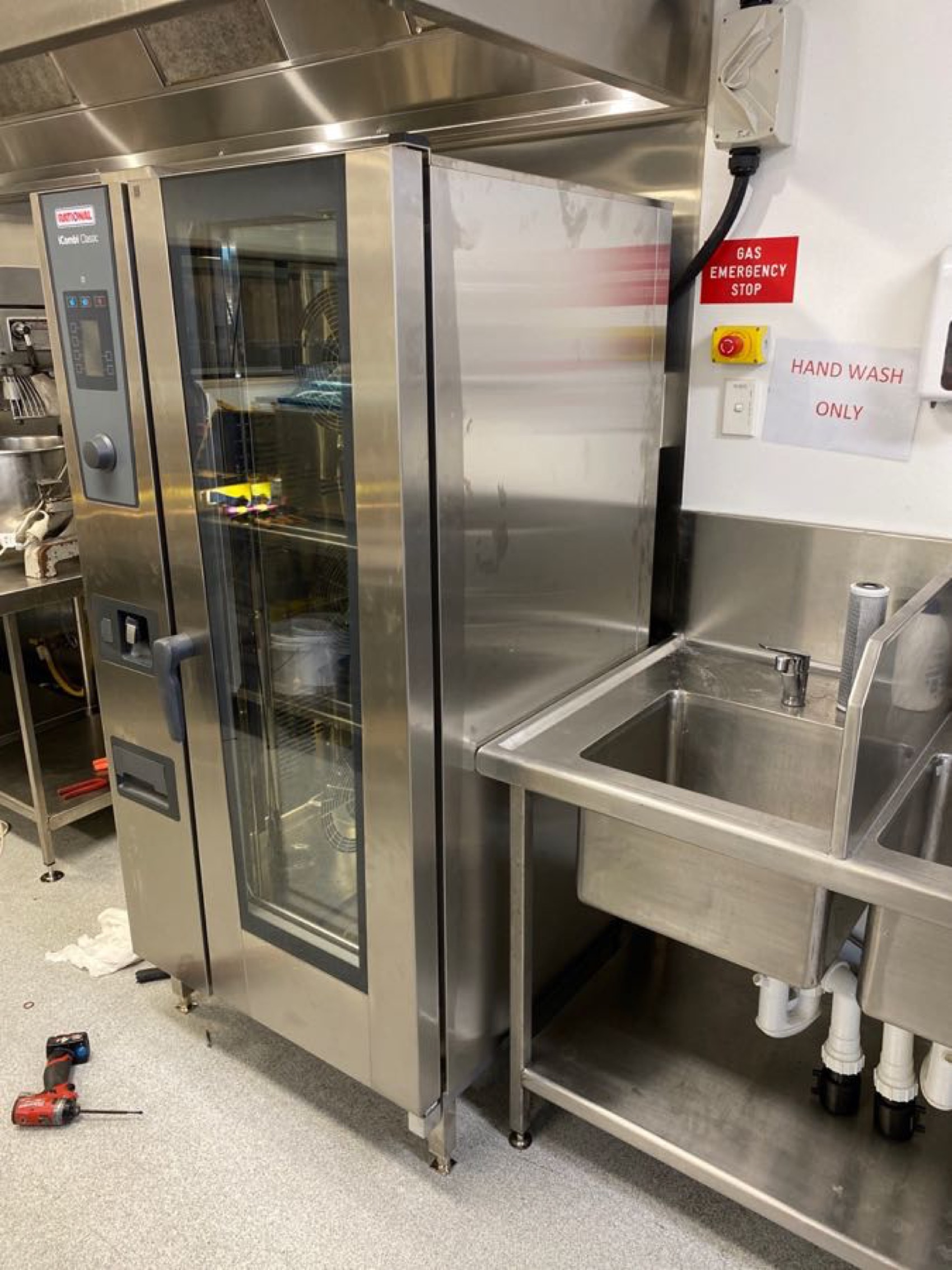 Commercial combi oven